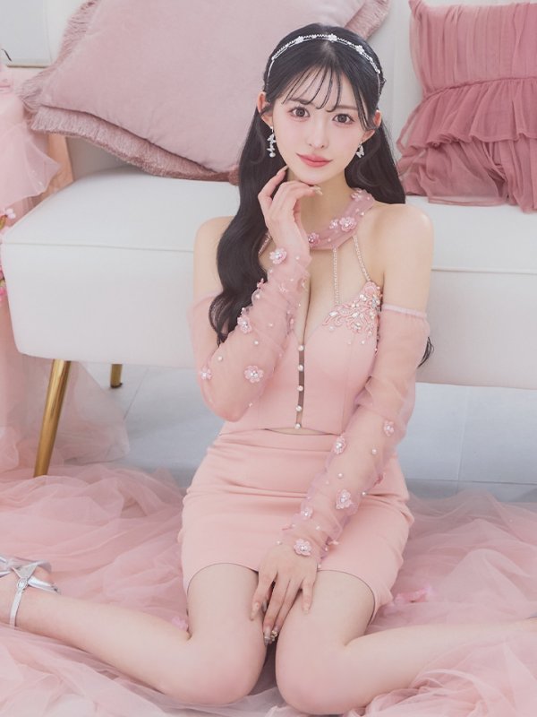 ピンク モデル:カルア 身長:156cm 着用サイズ:Sサイズ