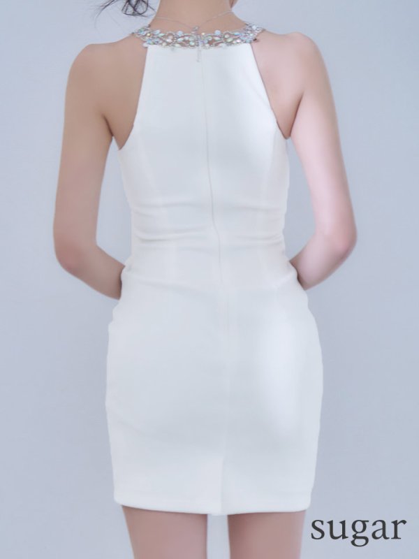ホワイト　モデル：ゆいぴす　身長：170cm　着用サイズ：Sサイズ
