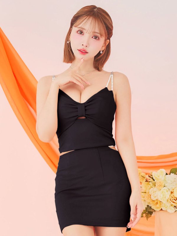 ブラック モデル：三上悠亜　身長：159cm　着用サイズ：Sサイズ