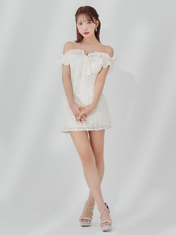 ホワイト　モデル：三上悠亜　身長：159cm　着用サイズ：Sサイズ