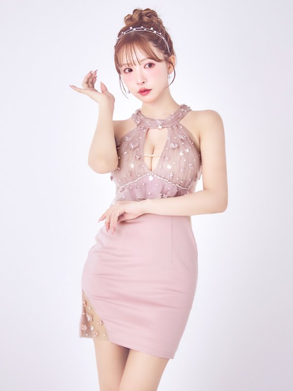 ピンク モデル:三上悠亜 身長:159cm 着用サイズ:Sサイズ