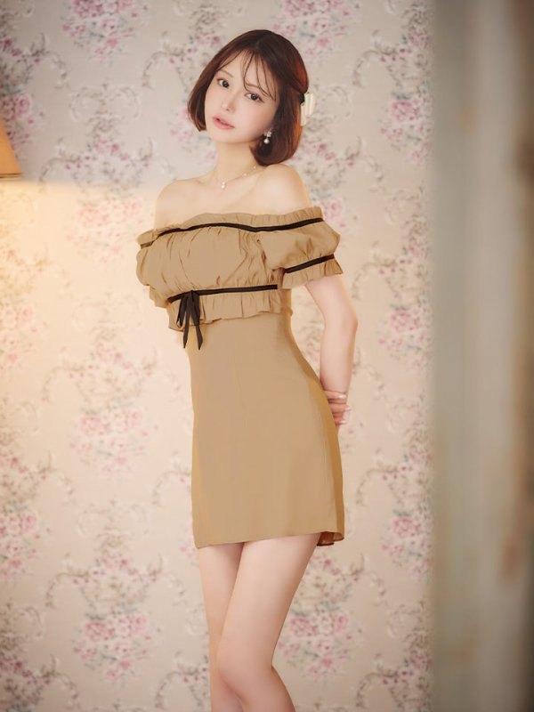 ベージュ　モデル：れみれみ　身長：163cm　着用サイズ：Sサイズ