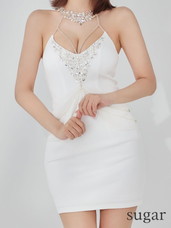 ホワイト モデル:三上悠亜 身長:159cm 着用サイズ:Sサイズ