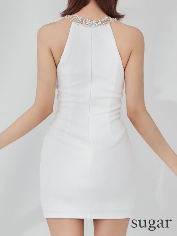 ホワイト モデル:三上悠亜 身長:159cm 着用サイズ:Sサイズ