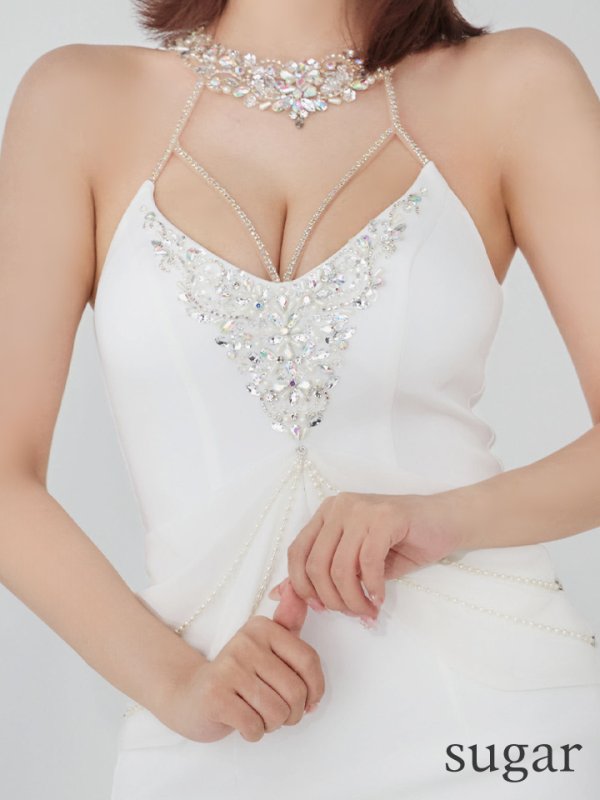 ホワイト モデル:三上悠亜 身長:159cm 着用サイズ:Sサイズ