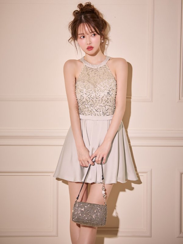 ベージュ モデル：ゆめ　身長160cm　着用サイズ：Sサイズ