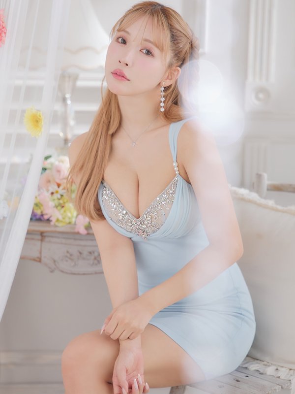 サックス モデル:三上悠亜 身長:159cm 着用サイズ:Sサイズ