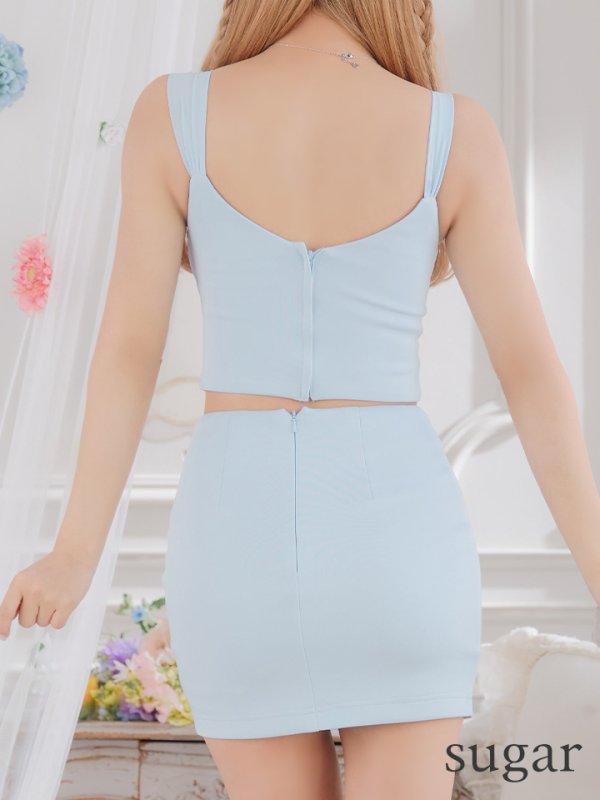 サックス モデル:三上悠亜 身長:159cm 着用サイズ:Sサイズ