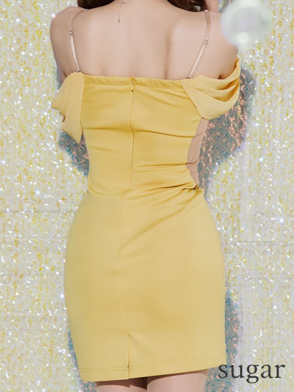 イエロー モデル:真優川咲 身長:158cm:Sサイズ