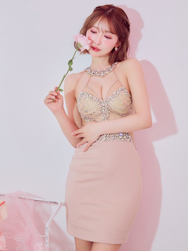 ピンク モデル:三上悠亜 身長:159cm 着用サイズ:Sサイズ