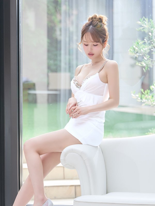 ホワイト モデル：ゆめ　身長：160cm　着用サイズ：Sサイズ