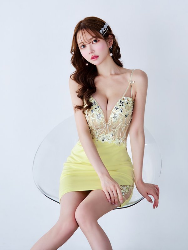 イエロー モデル：ゆめ　身長：160cm　着用サイズ：Sサイズ