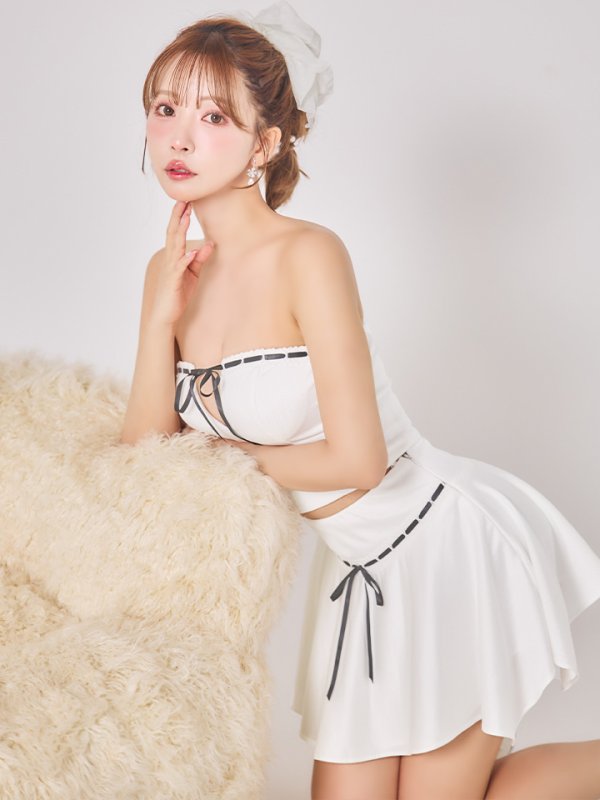 ホワイト モデル：三上悠亜　身長：159cm　着用サイズ：Sサイズ