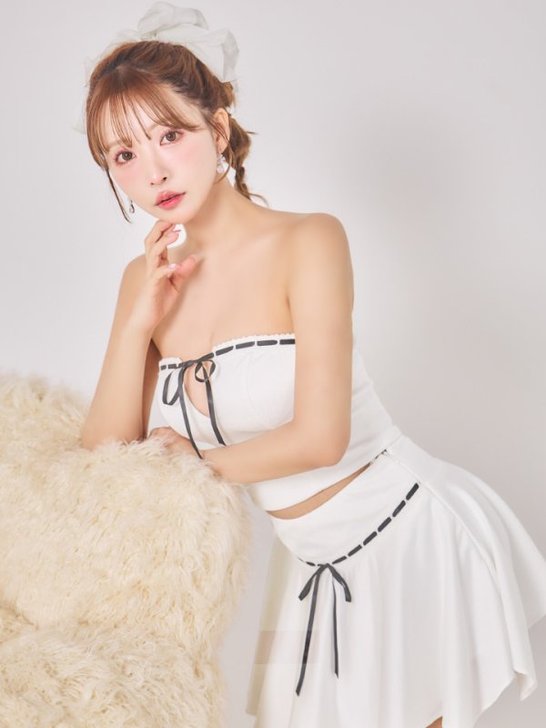 ホワイト モデル：三上悠亜　身長：159cm　着用サイズ：Sサイズ