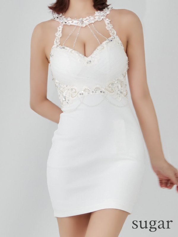 ホワイト モデル：三上悠亜　身長：159cm　着用サイズ：Sサイズ