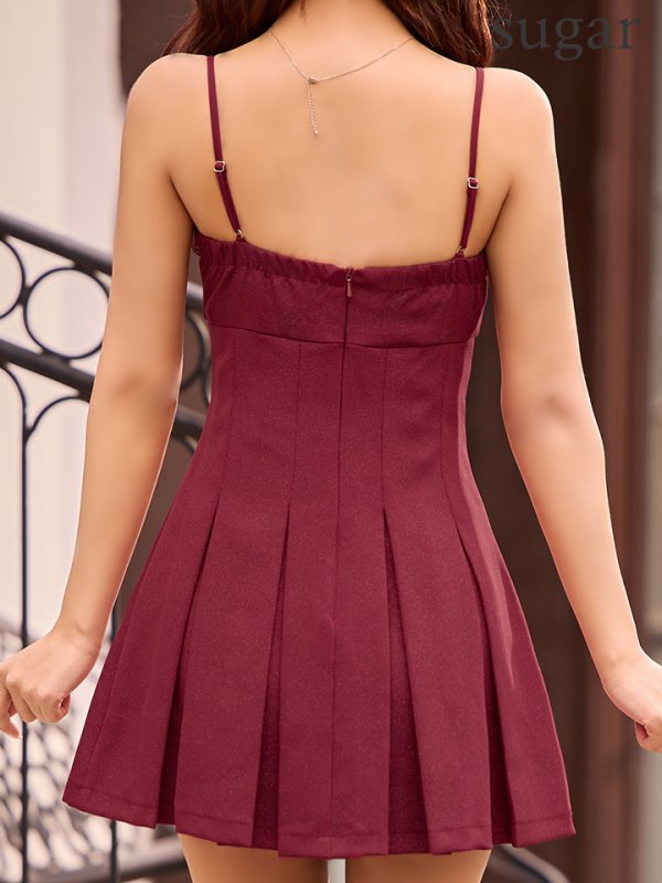 レッド　モデル：三上悠亜　身長：159cm　着用サイズ：Sサイズ