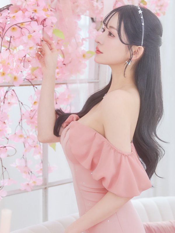 ピンク モデル:カルア 身長:156cm 着用サイズ:Sサイズ