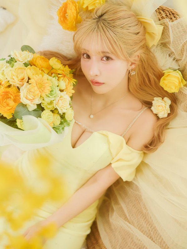 イエロー:モデル:三上悠亜 身長:159cm 着用サイズ:Sサイズ