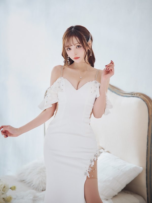 ホワイト  モデル:真優川咲 身長:158cm 着用サイズ:Sサイズ