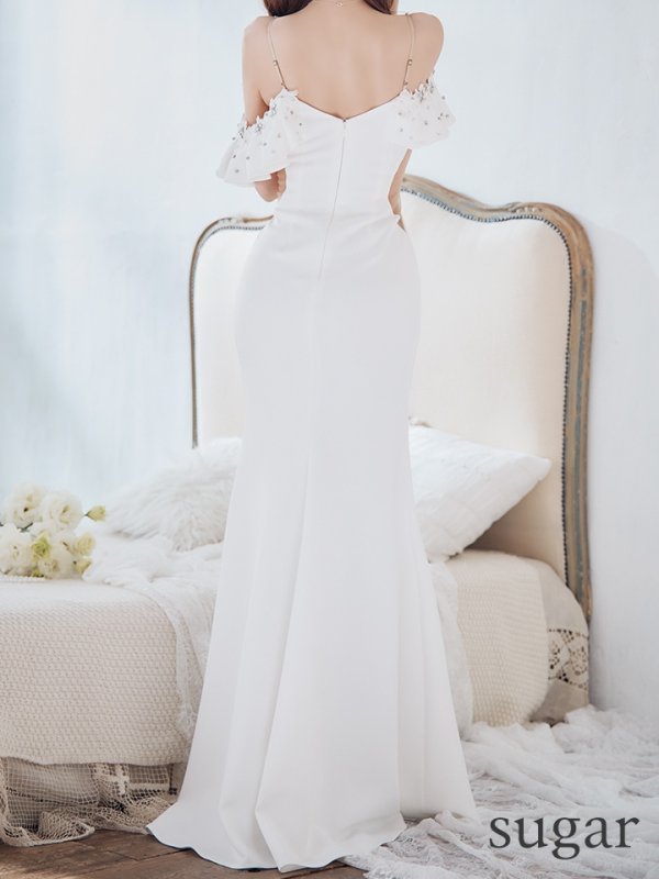 ホワイト  モデル:真優川咲 身長:158cm 着用サイズ:Sサイズ