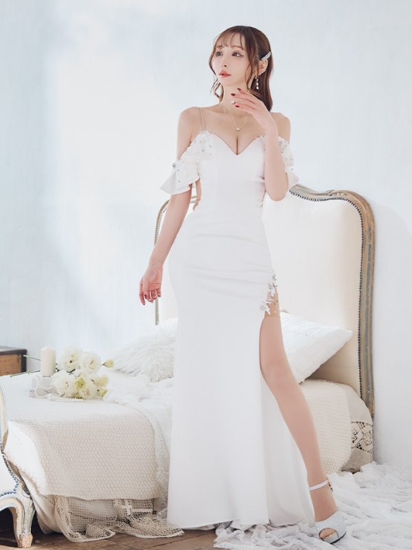 ホワイト  モデル:真優川咲 身長:158cm 着用サイズ:Sサイズ