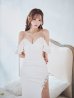 ホワイト  モデル：真優川咲　身長：158cm　着用サイズ：Sサイズ