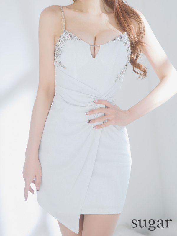 ホワイト モデル:真優川咲 身長:158cm 着用サイズ:Sサイズ