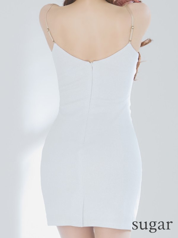 ホワイト モデル:真優川咲 身長:158cm 着用サイズ:Sサイズ