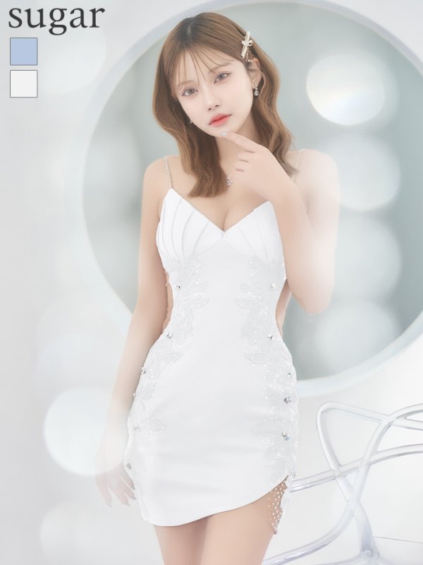 ホワイト　モデル：如月れい　身長：156cm　着用サイズ：Sサイズ