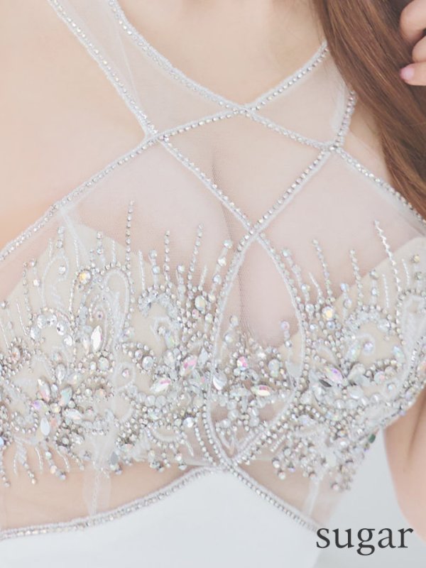 ホワイト モデル:真優川咲 身長:158cm 着用サイズ:Sサイズ