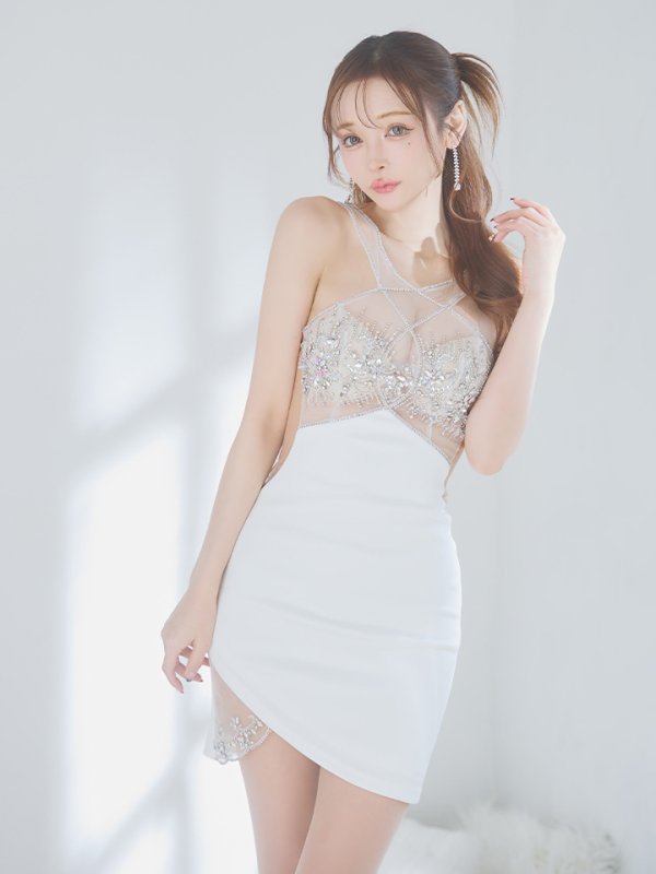 ホワイト モデル:真優川咲 身長:158cm 着用サイズ:Sサイズ