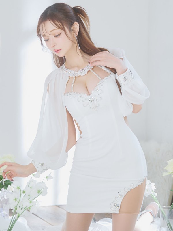 ホワイト モデル:真優川咲 身長:158cm 着用サイズ:Sサイズ