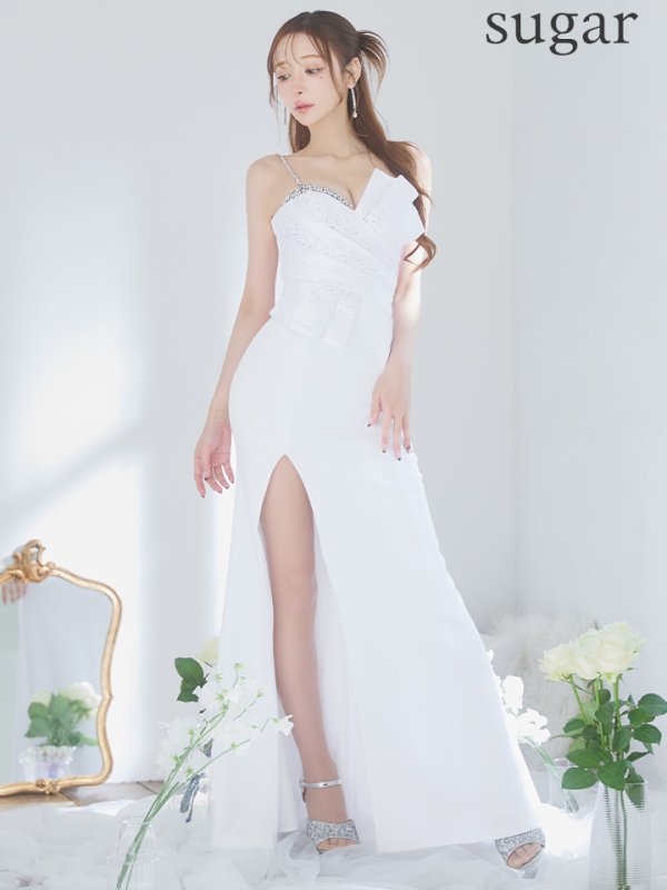 ホワイト モデル:真優川咲 身長:158cm 着用サイズ:Sサイズ