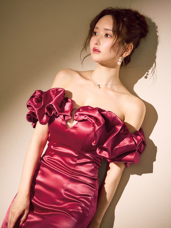 レッド モデル：ゆめ　身長：160cm　着用サイズ：Sサイズ