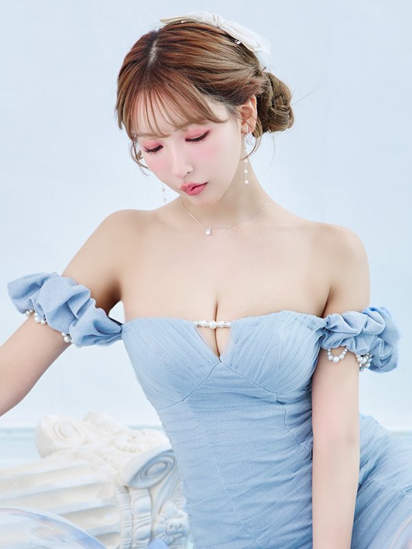 サックス モデル:三上悠亜 身長:159cm 着用サイズ:Sサイズ