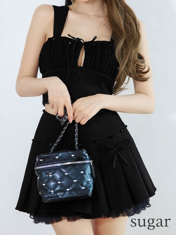 ブラック モデル：三上悠亜　身長：159cm　着用サイズ：Sサイズ