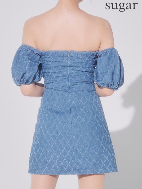 ブルー モデル：明日花キララ　身長：162cm　着用サイズ：Sサイズ