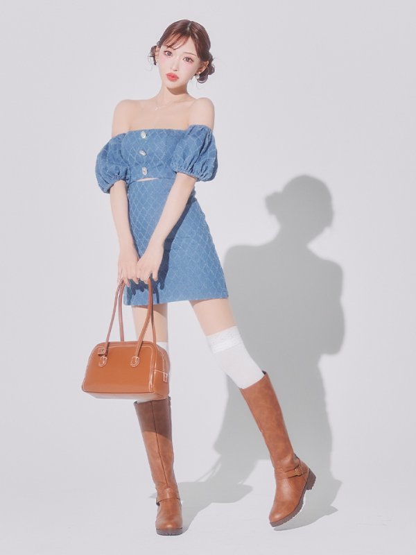 ブルー モデル：明日花キララ　身長：162cm　着用サイズ：Sサイズ