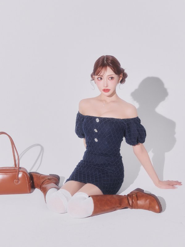 ネイビー モデル：明日花キララ　身長：162cm　着用サイズ：Sサイズ