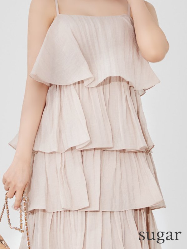 ベージュ モデル：三上悠亜　身長：159cm　着用サイズ：Sサイズ