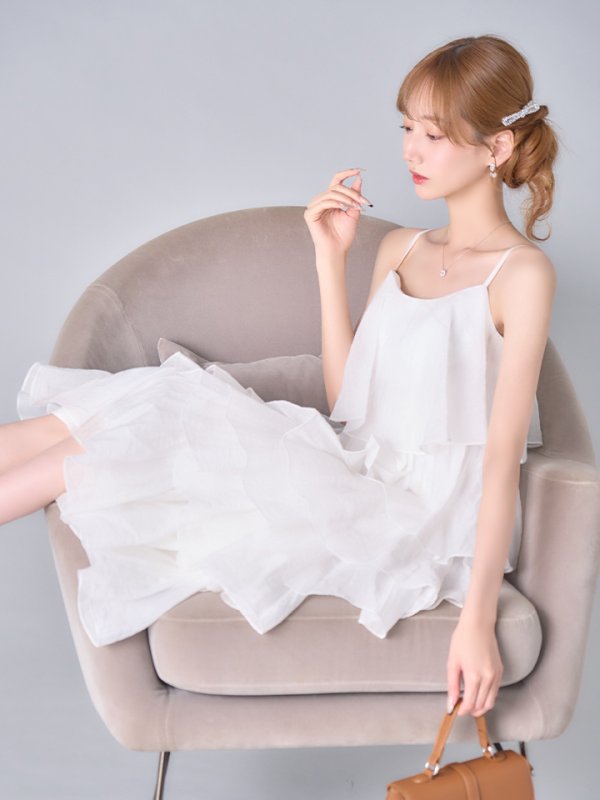 ホワイト　モデル：あすか　身長：170cm　着用サイズ：Sサイズ