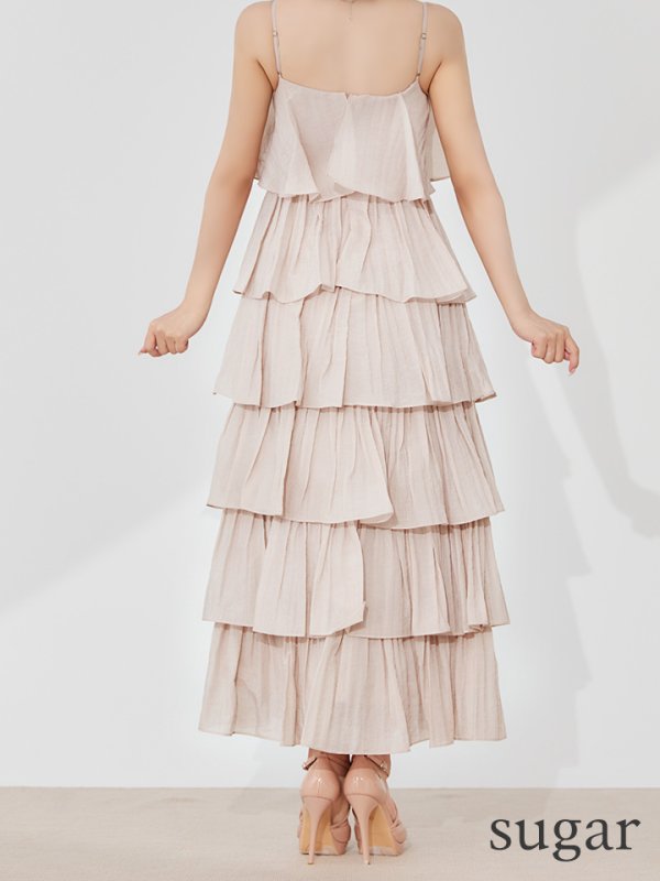 ベージュ モデル：三上悠亜　身長：159cm　着用サイズ：Sサイズ