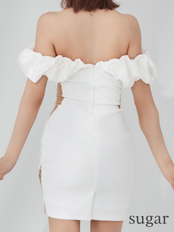 ホワイト　モデル：三上悠亜　身長：159cm　着用サイズ：Sサイズ