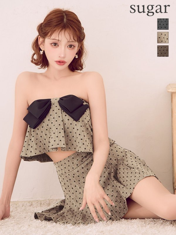 ベージュ　モデル：明日花キララ　身長162cm　着用サイズ：Sサイズ