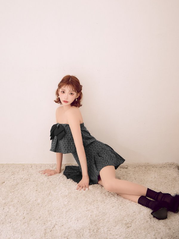 グレー　モデル：明日花キララ　身長162cm　着用サイズ：Sサイズ