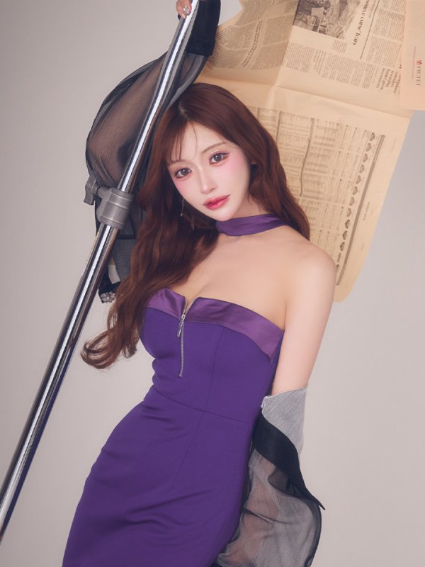 ブラック モデル：明日花キララ　身長：162cm 着用サイズ：Fサイズ