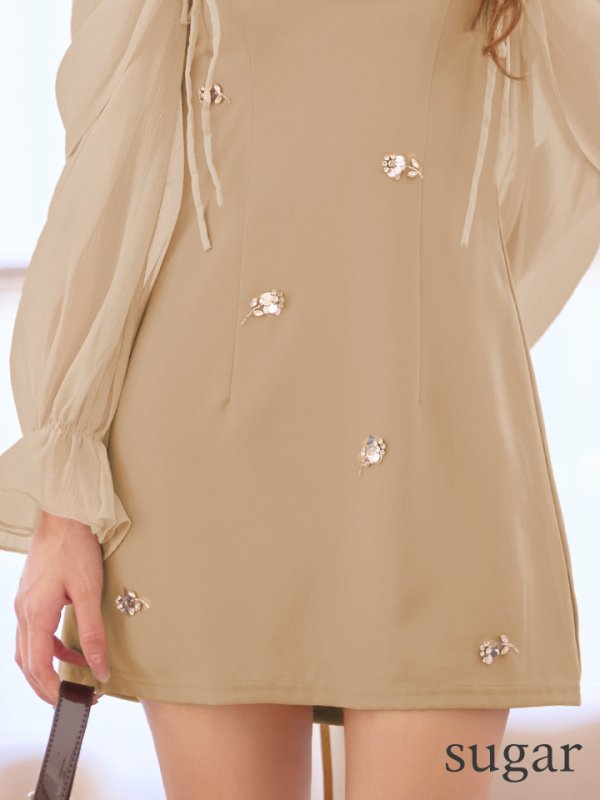 ベージュ　モデル：るりぴ　身長：165cm　着用サイズ：Sサイズ