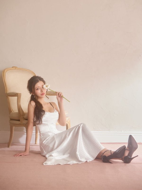 ホワイト　モデル：せら　着用サイズ：Sサイズ