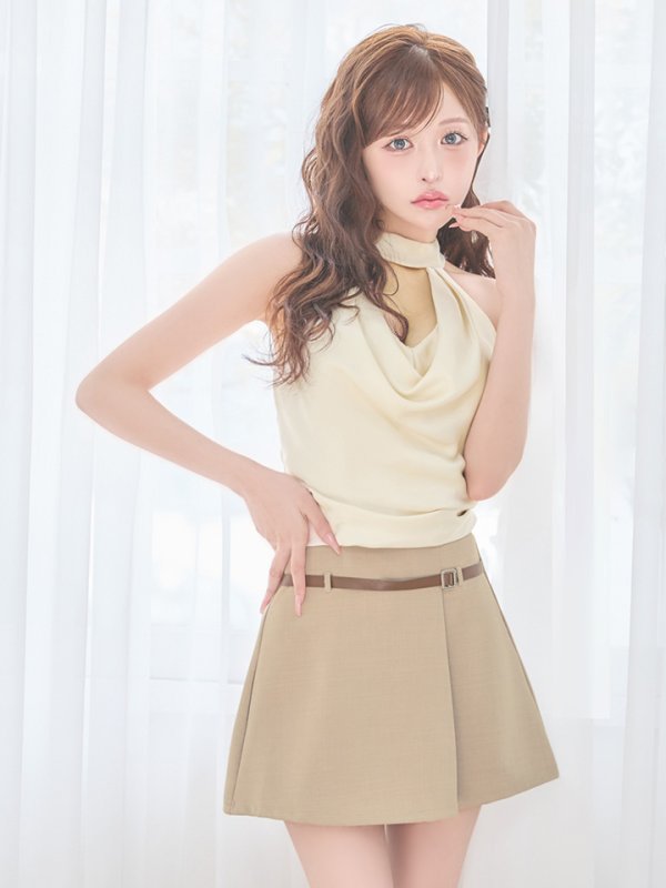 アイボリー×ベージュ　モデル：カルア　身長156cm　着用サイズ：Sサイズ