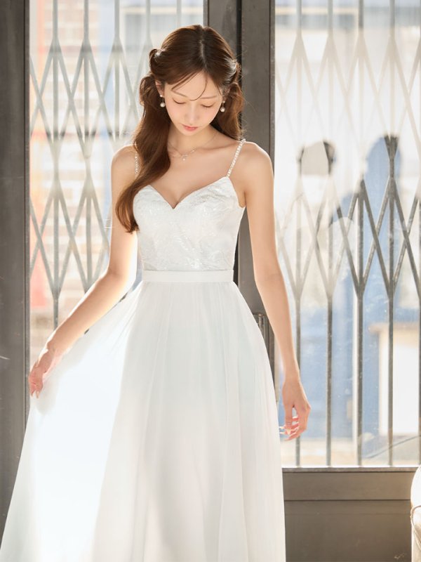 ホワイト　モデル：あすか　身長：170cm　着用サイズ：Sサイズ